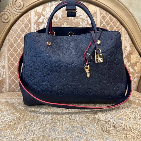 LV 海軍藍牛皮壓紋金釦Montaigne MM手提肩背包 M42746
