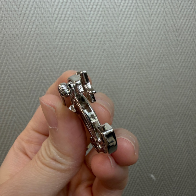 Chanel 銀色星星水鑽簍空胸針AB3611-6