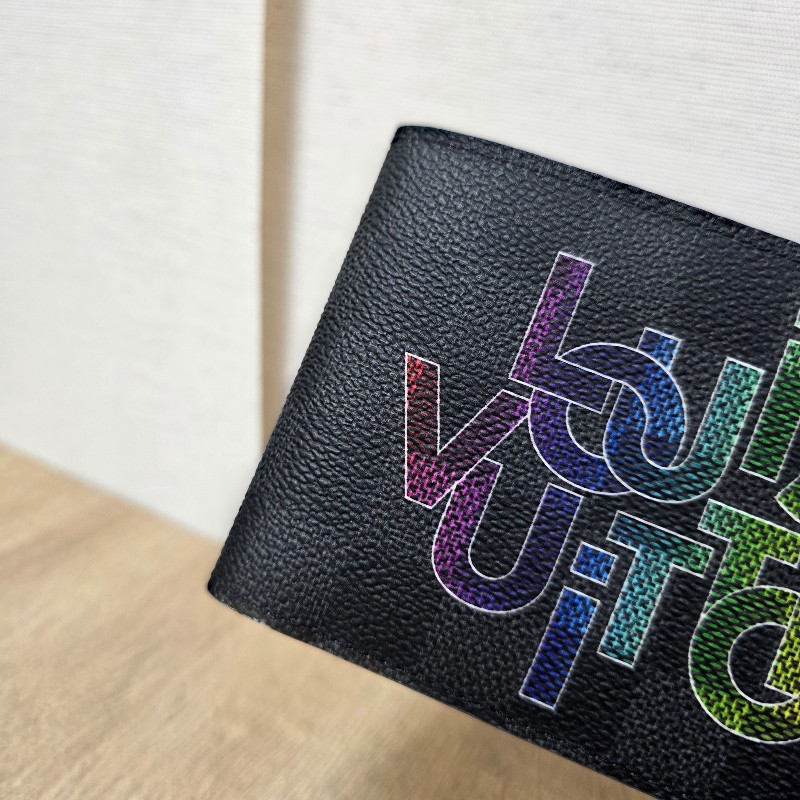 [ 新年最後優惠🧧] LV黑灰棋盤格塗鴉Multiple對開短夾-14