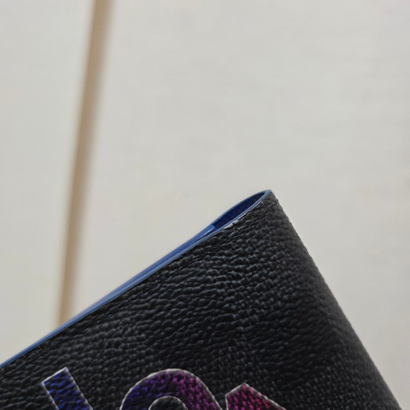 [ 新年最後優惠🧧] LV黑灰棋盤格塗鴉Multiple對開短夾-20