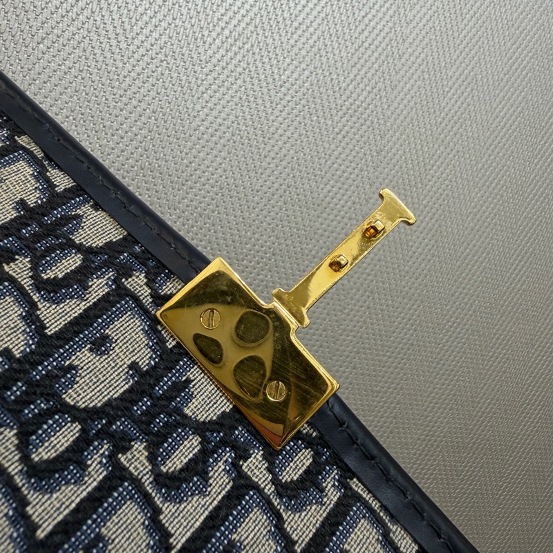 Dior 藍提花布霧金釦30 Montaigne小號肩斜背包-17