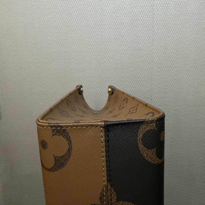 LV 雙色原花金釦On the go PM手提斜背包M46373-6