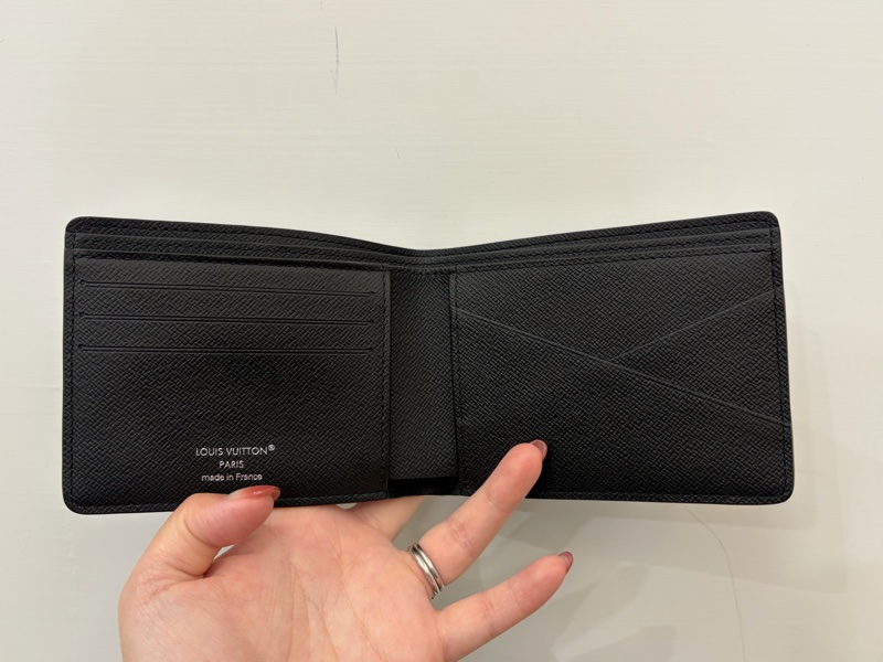 LV 黑灰原花Multiple5卡對開短夾M61695-4