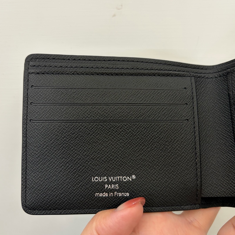 LV 黑灰原花Multiple5卡對開短夾M61695-6