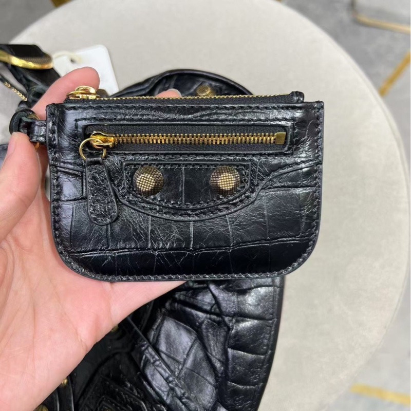 Balenciaga #巴黎世家 Le Cagole xs 黑金牛皮 鱷魚壓紋 半月包-1