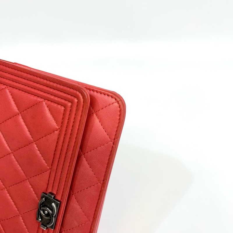 香奈兒WOC Chanel橘紅色小羊皮黑槍色BOY WOC A80287-15