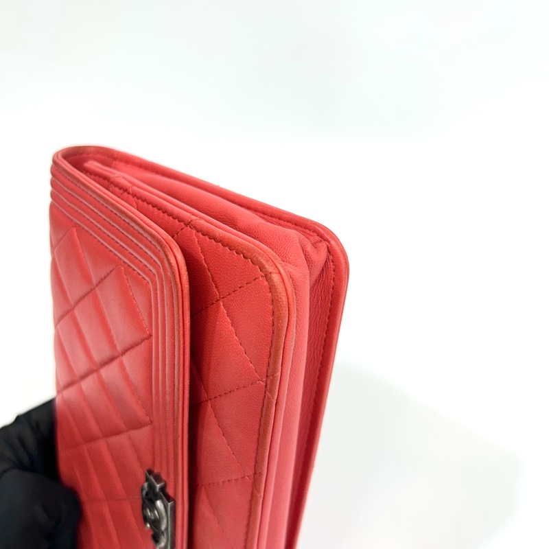 香奈兒WOC Chanel橘紅色小羊皮黑槍色BOY WOC A80287-16