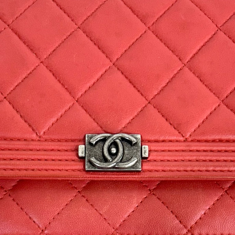 香奈兒WOC Chanel橘紅色小羊皮黑槍色BOY WOC A80287-24
