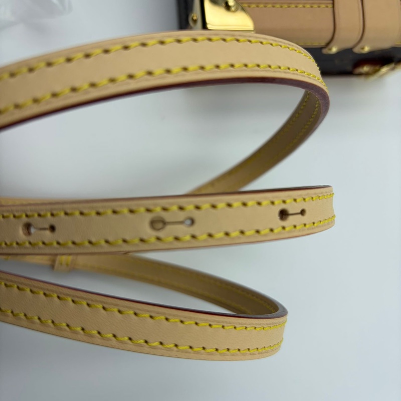 LOUIS VUITTON 盒子包-23