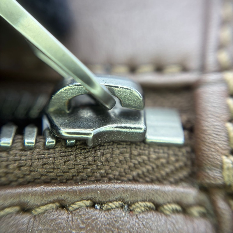 路易威登 拉鍊包-15