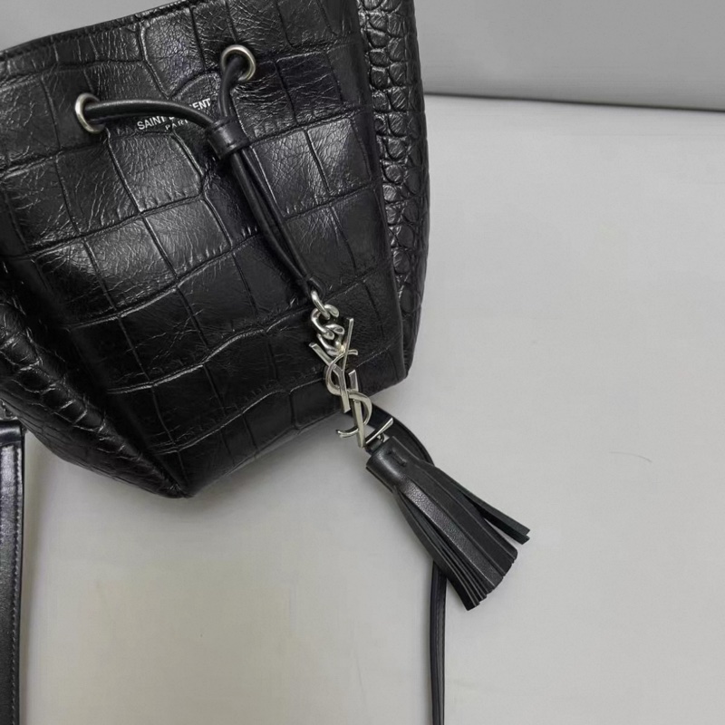 YSL聖羅蘭 黑銀鰐魚壓紋流蘇抽繩水桶包-2