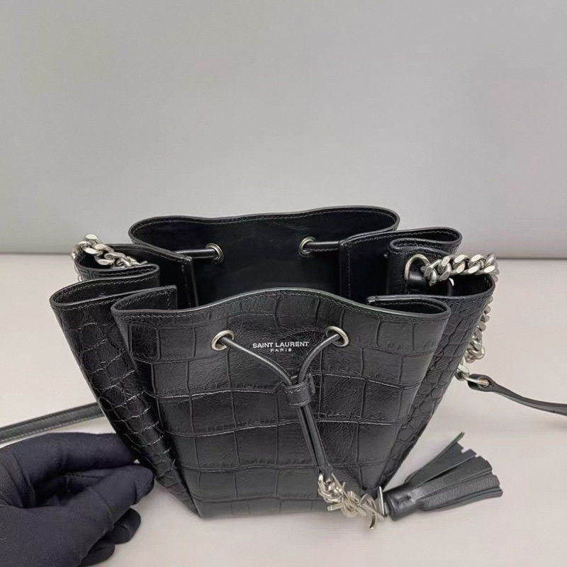 YSL聖羅蘭 黑銀鰐魚壓紋流蘇抽繩水桶包-5
