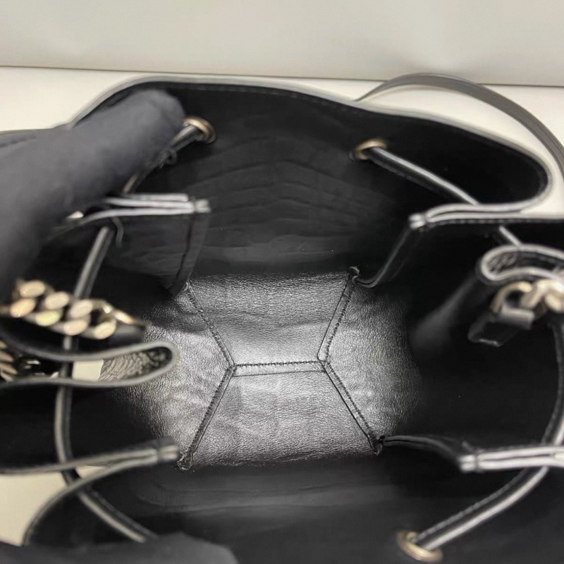 YSL聖羅蘭 黑銀鰐魚壓紋流蘇抽繩水桶包-7