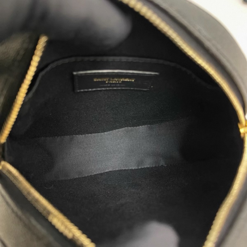 YSL聖羅蘭Vinyle黑金魚子醬皮圓餅包-6