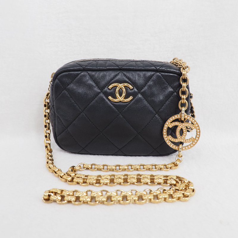 Chanel 22A Camera bag 香奈兒通花鏈大珍珠logo黑色相機包-0