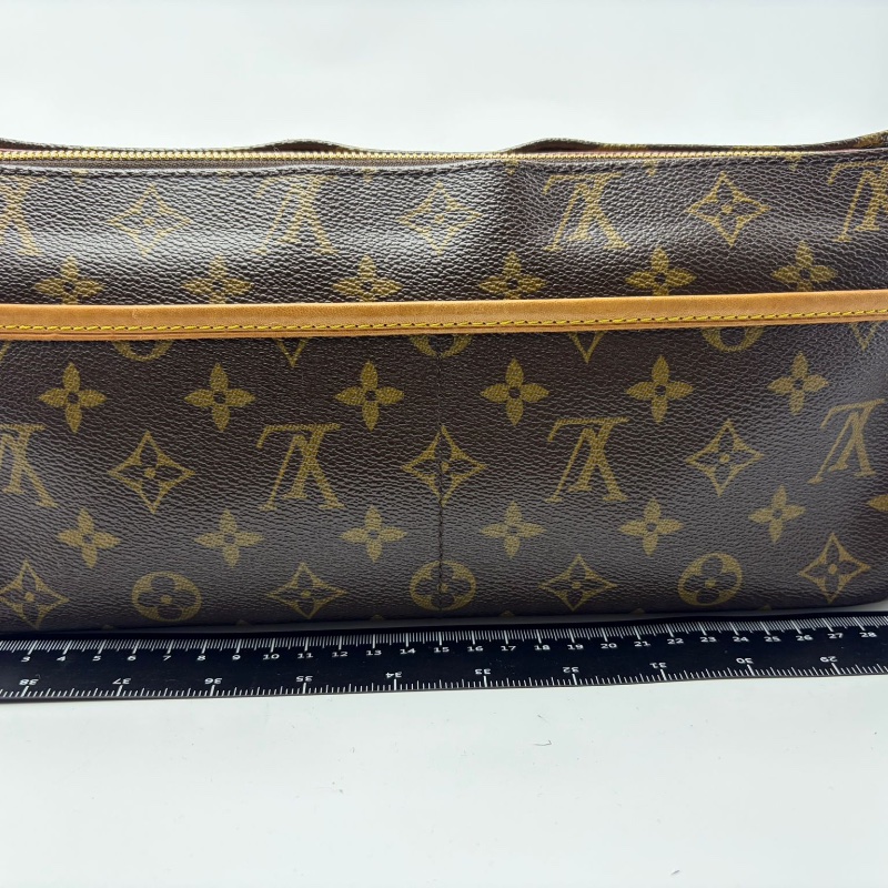 路易威登 三角拉鍊包-0