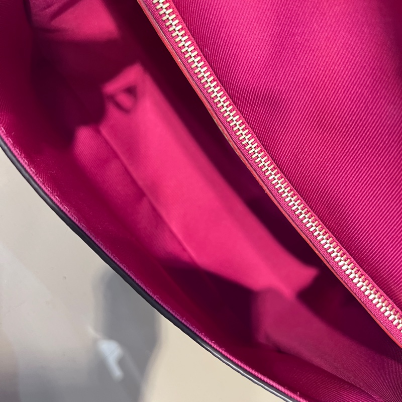 LV 原花Diane金釦下蓋手提肩斜背法棍包-10