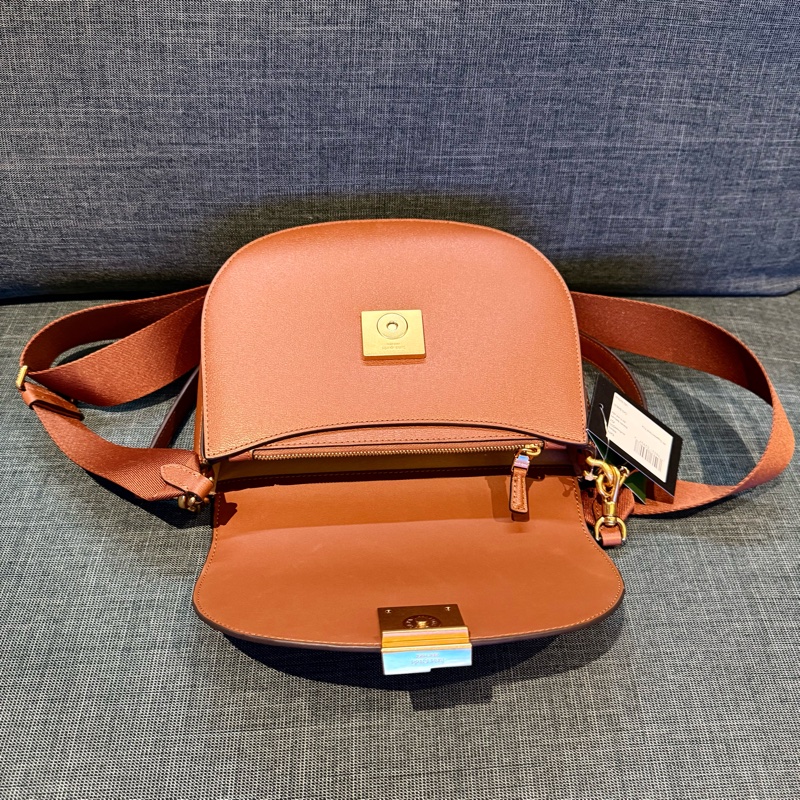 ✨全新🇺🇸 Kate Spade ♠️ 質感真皮馬鞍包(咖啡色)-6