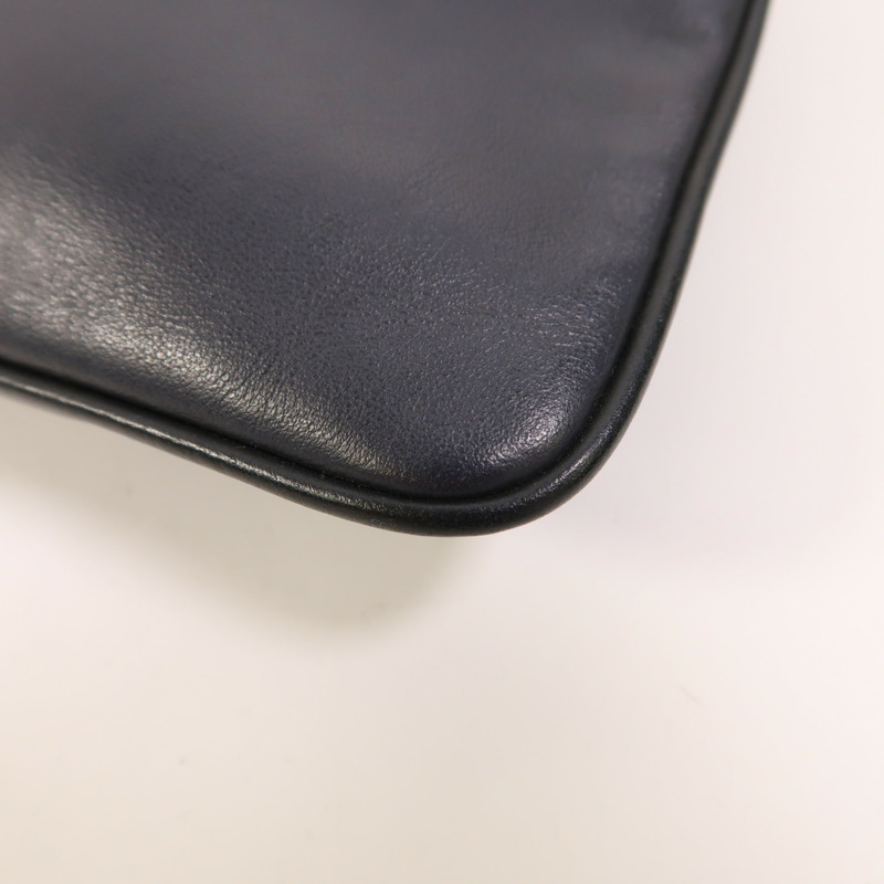 FENDI 牛皮皮革Triplette Clutch銀扣手拿包-11