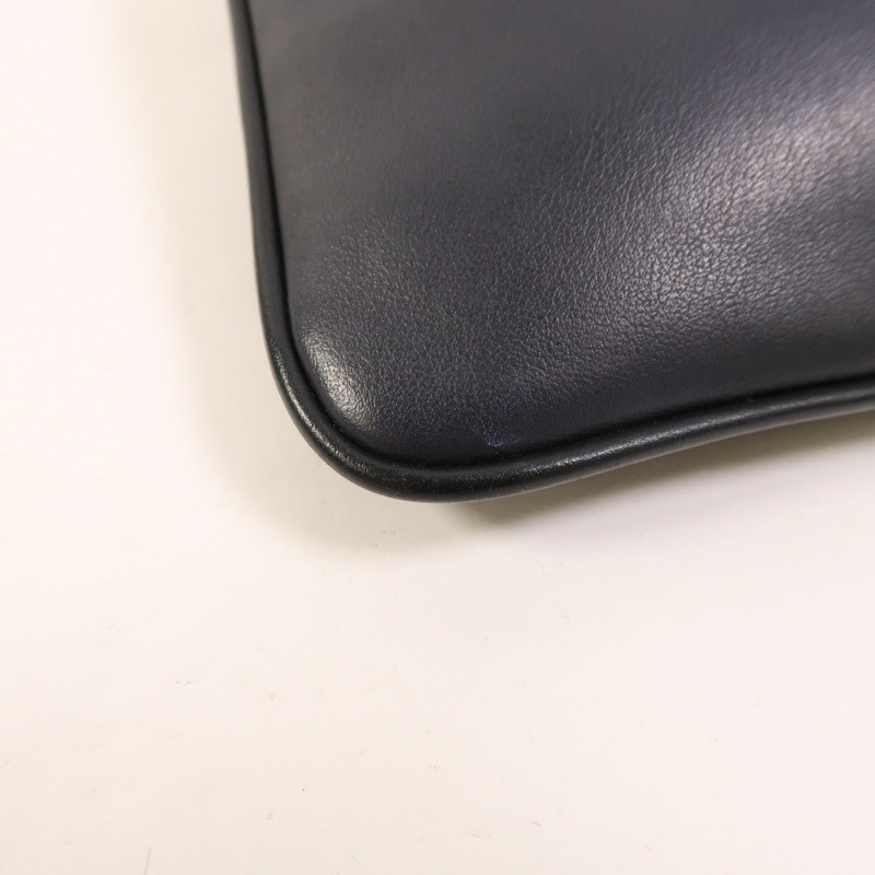 FENDI 牛皮皮革Triplette Clutch銀扣手拿包-12