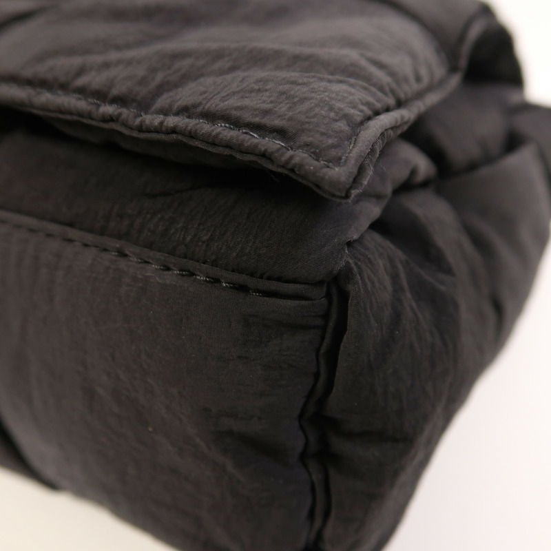 BOTTEGA VENETA 尼龍Padded Tech Cassette銀扣肩背袋-8