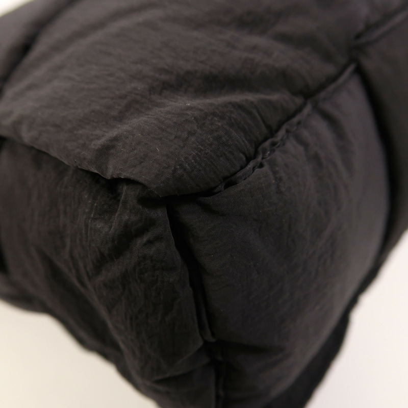 BOTTEGA VENETA 尼龍Padded Tech Cassette銀扣肩背袋-11