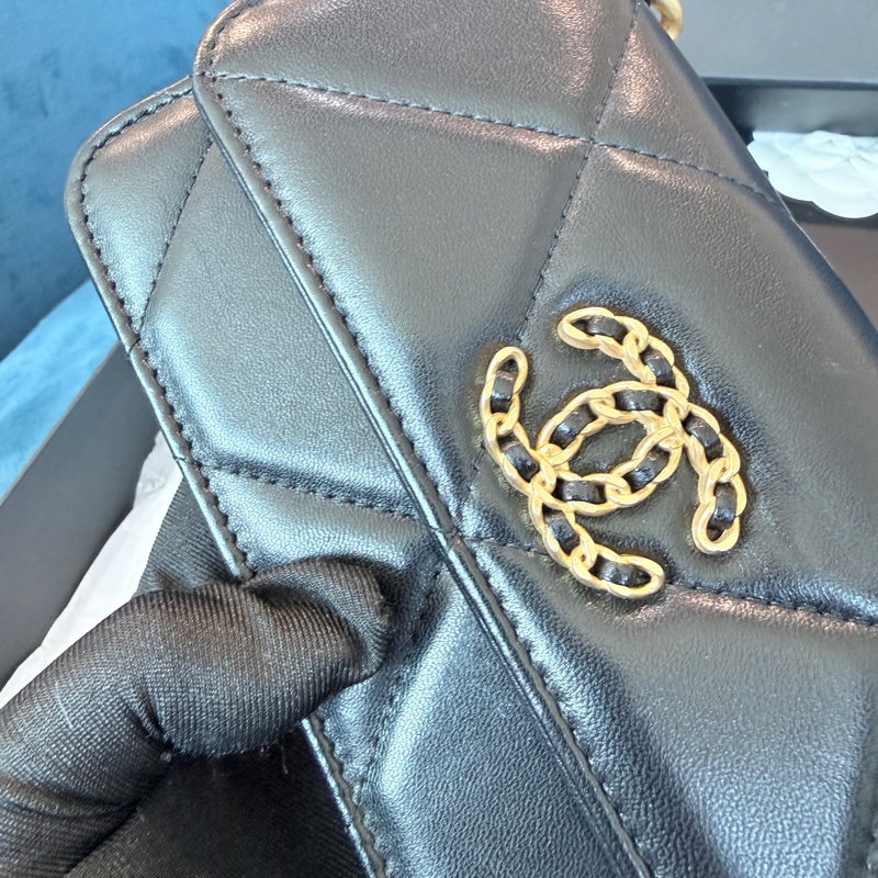 Chanel✨23B黑金19bag woc鏈條包-9
