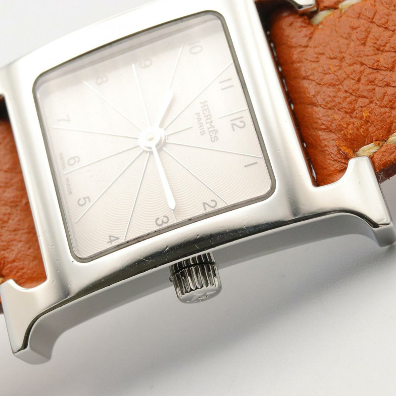 愛馬仕H系列腕錶,不鏽鋼錶殼搭配銀色皮革錶帶,型號HH1.210,女士款-9