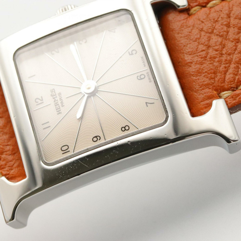 愛馬仕H系列腕錶,不鏽鋼錶殼搭配銀色皮革錶帶,型號HH1.210,女士款-10