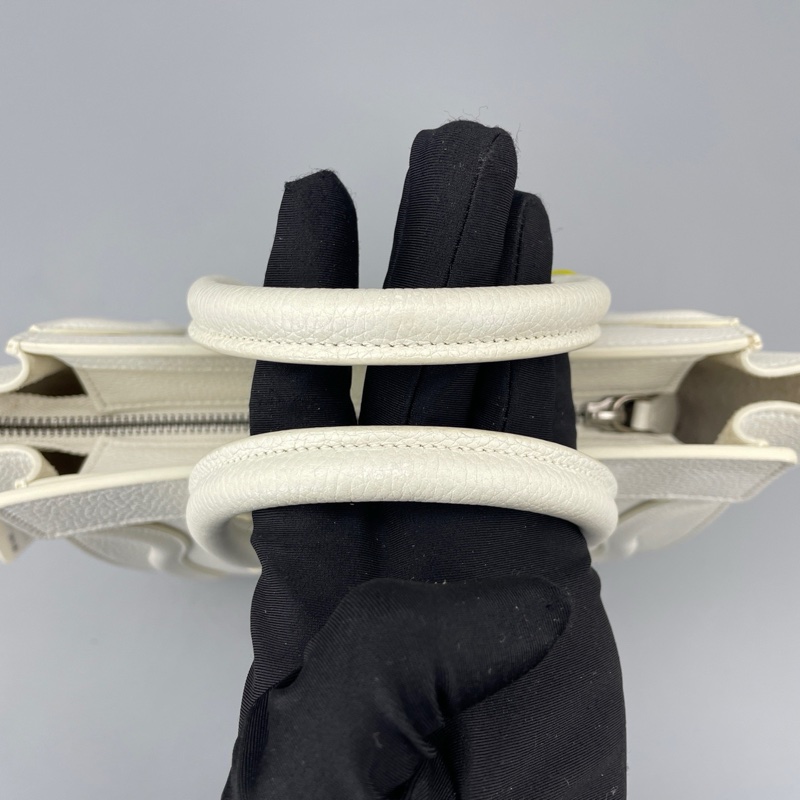 celine賽琳笑臉包nano白色/20*20*10cm 無附件-6