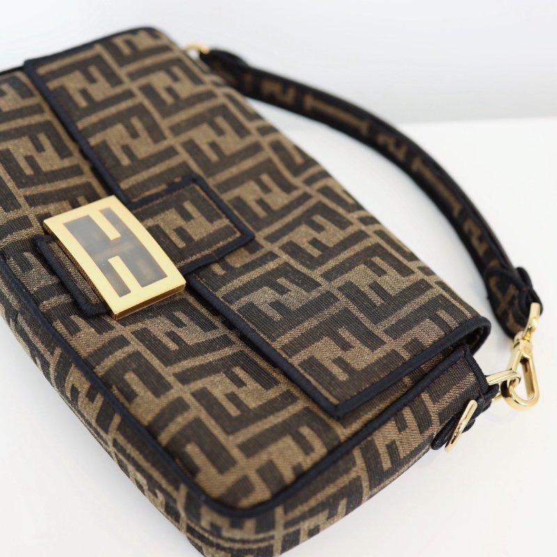 全新Fendi Baguette法棍包-9