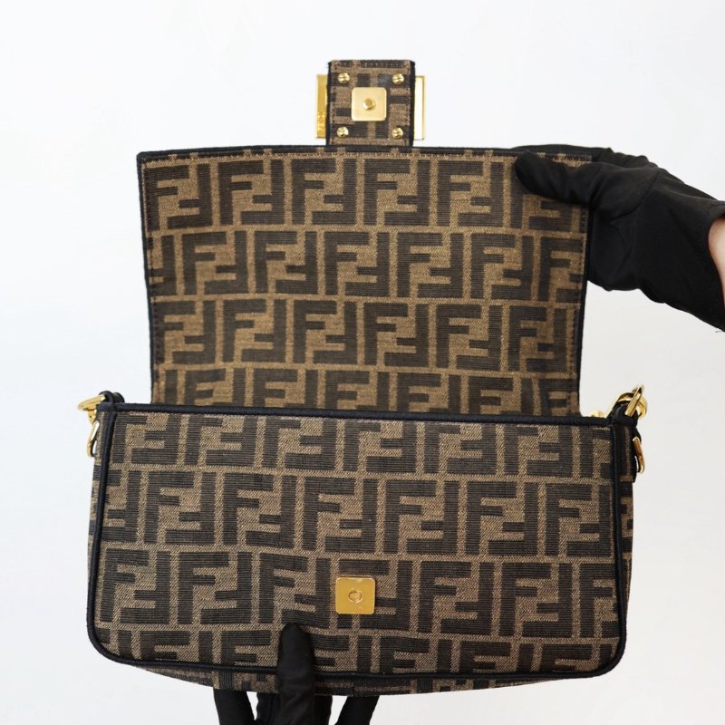 全新Fendi Baguette法棍包-12