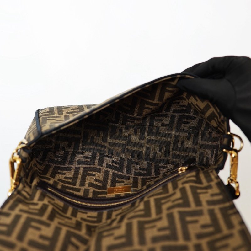 全新Fendi Baguette法棍包-13