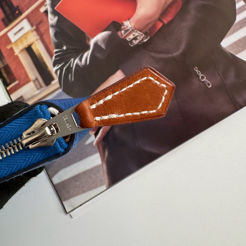 🎉閒置99成新 HERMES Z刻 寶藍色拉鍊絲巾短夾(甜點系列)-14