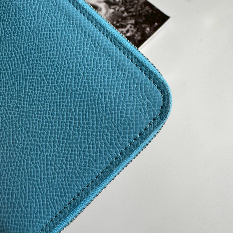 ✨閒置99成新 U刻 Silk in天空藍拉鍊絲巾短夾-5