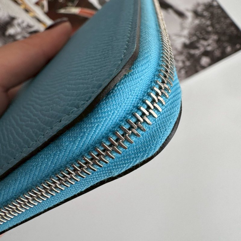 ✨閒置99成新 U刻 Silk in天空藍拉鍊絲巾短夾-9