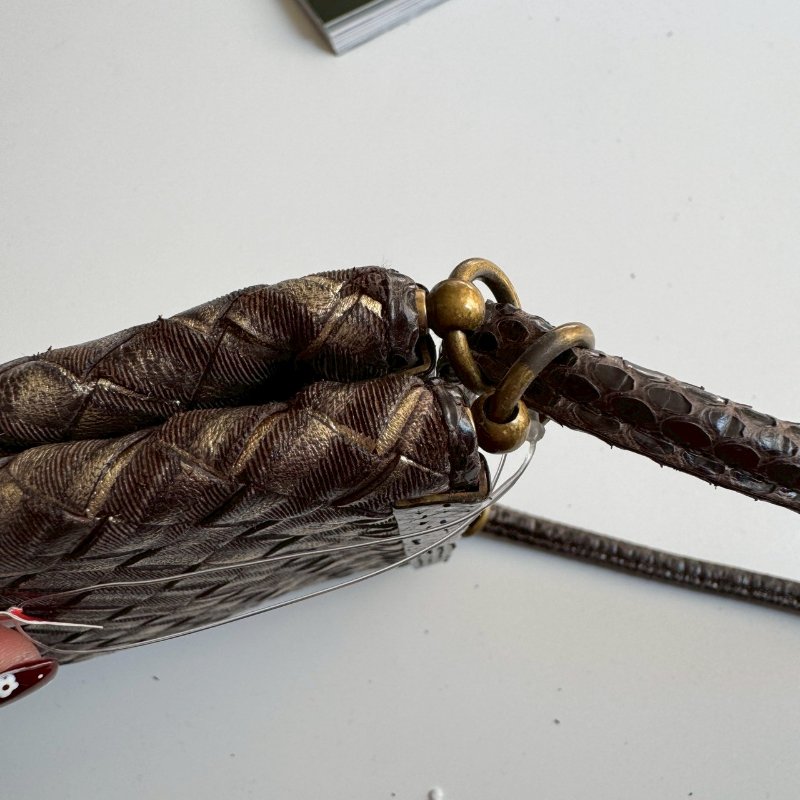 😍絕版隨身小包 BOTTEGA VENETA BV 經典皮革編織金棕色肩背包-10