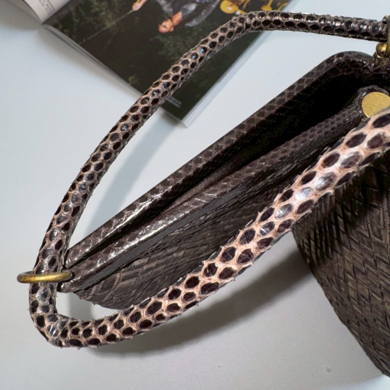 😍絕版隨身小包 BOTTEGA VENETA BV 經典皮革編織金棕色肩背包-12