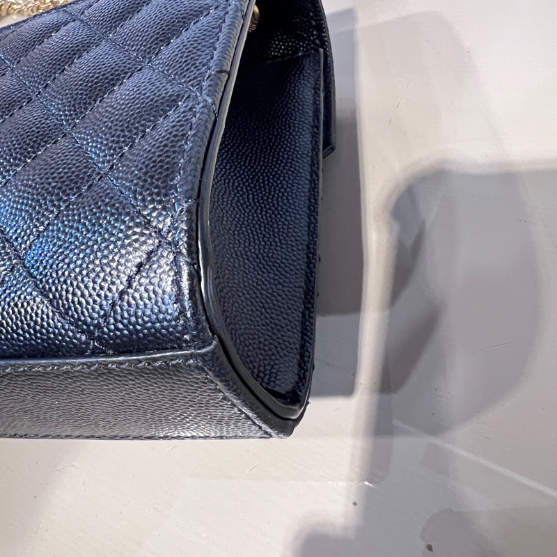 YSL 黑荔枝牛皮Envelope絎縫金釦信封下蓋肩斜背鏈包-8