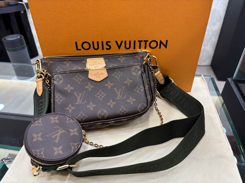 💚 Louis Vuitton LV 路易威登 Pochette Accessoires M44813-0