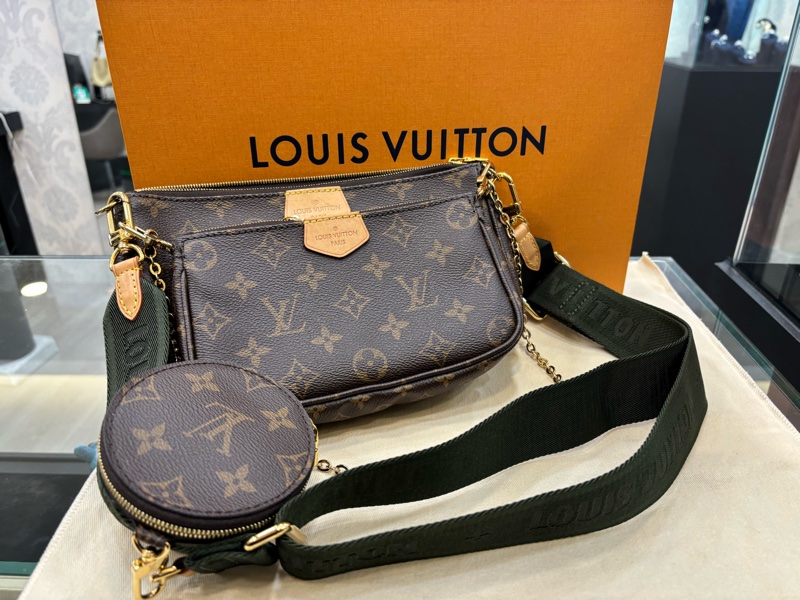 💚 Louis Vuitton LV 路易威登 Pochette Accessoires M44813-1