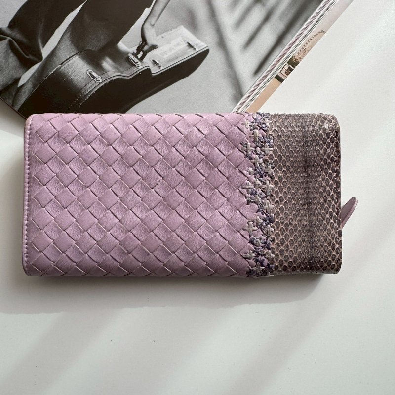 🎆盒子、防塵都有 BV 芋香紫水蛇皮釦式長夾-1