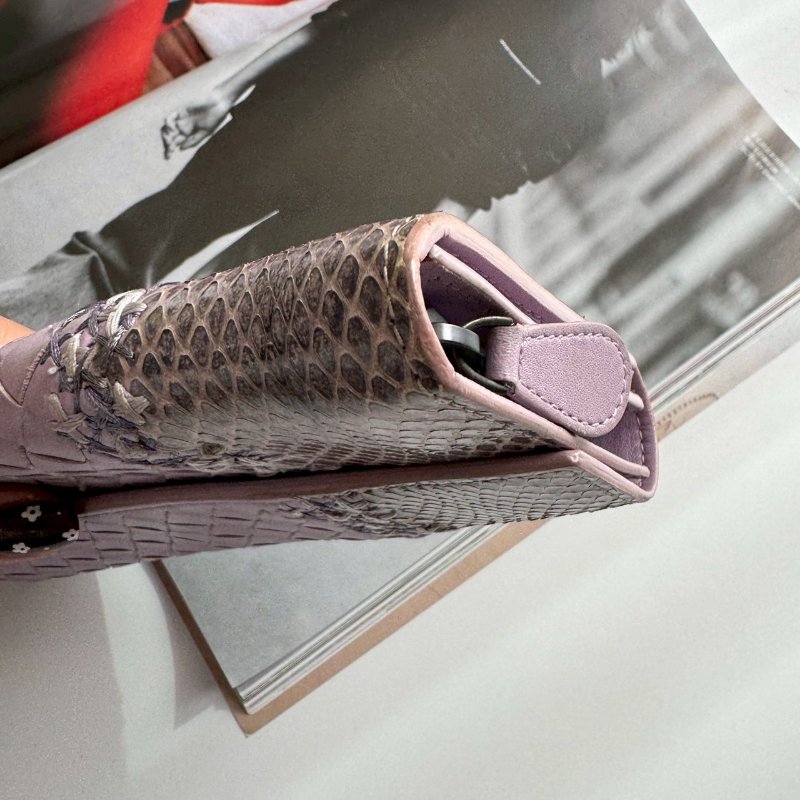 🎆盒子、防塵都有 BV 芋香紫水蛇皮釦式長夾-2