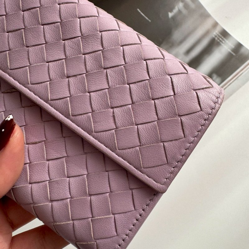 🎆盒子、防塵都有 BV 芋香紫水蛇皮釦式長夾-8