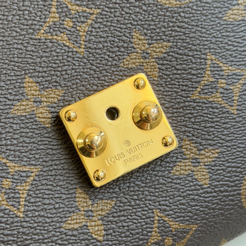 LV 拼接郵差包 M44876 晶片款-22