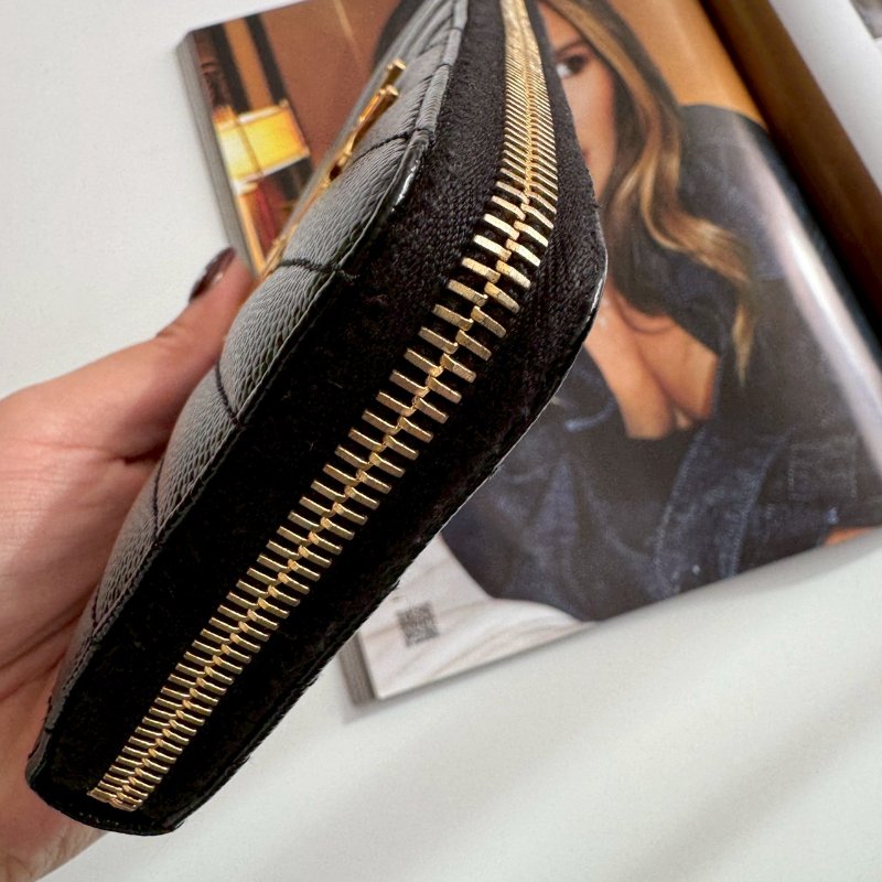 ✨經典熱銷款 YSL 黑色荔枝皮拉鍊長夾-4