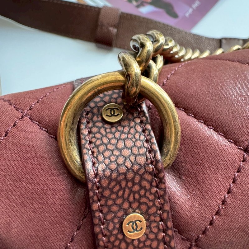 🎉10萬不到 Chanel Paris-Bombay 酒紅拼羊皮學院風橫式斜背包-31