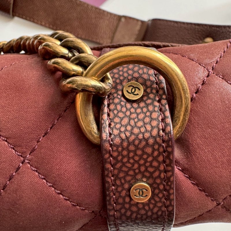 🎉10萬不到 Chanel Paris-Bombay 酒紅拼羊皮學院風橫式斜背包-34