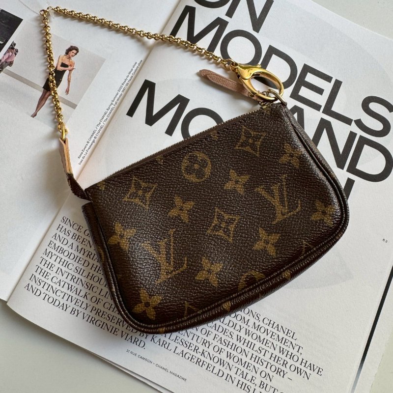 ✨外出隨手帶 LV 經典花紋塗鴉小鏈包-1