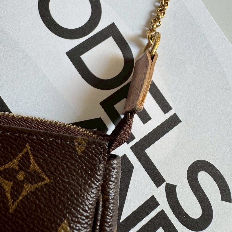 ✨外出隨手帶 LV 經典花紋塗鴉小鏈包-5